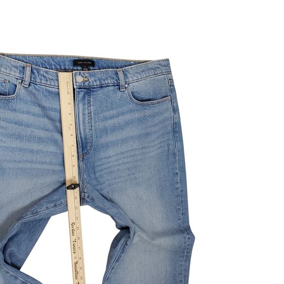 NEW Ann Taylor Straight Jeans Sz 14 Light Indigo Blue Wash Stretch Denim 28" Ins - Picture 14 of 16
